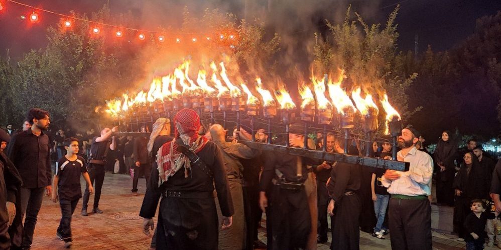 مراسم مشعل گردانی