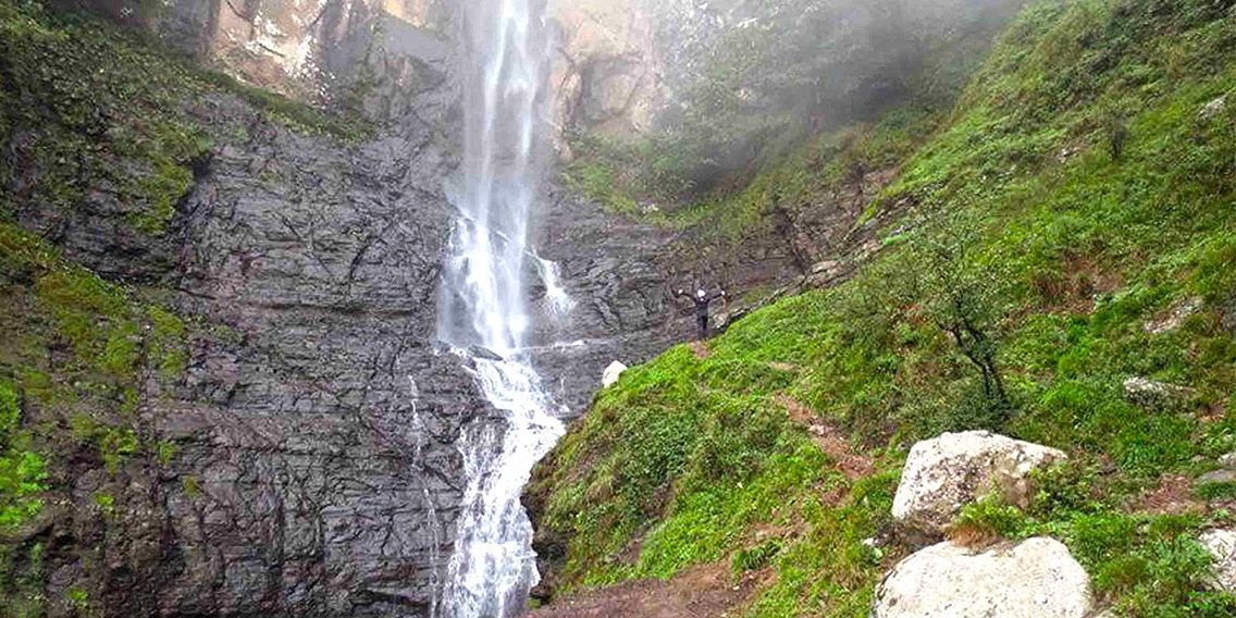 آبشار لاتون آبشار لاتون