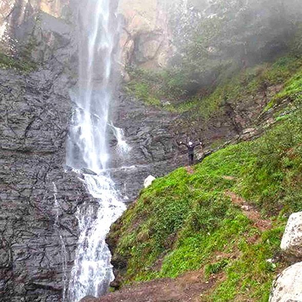 آبشار لاتون آبشار لاتون