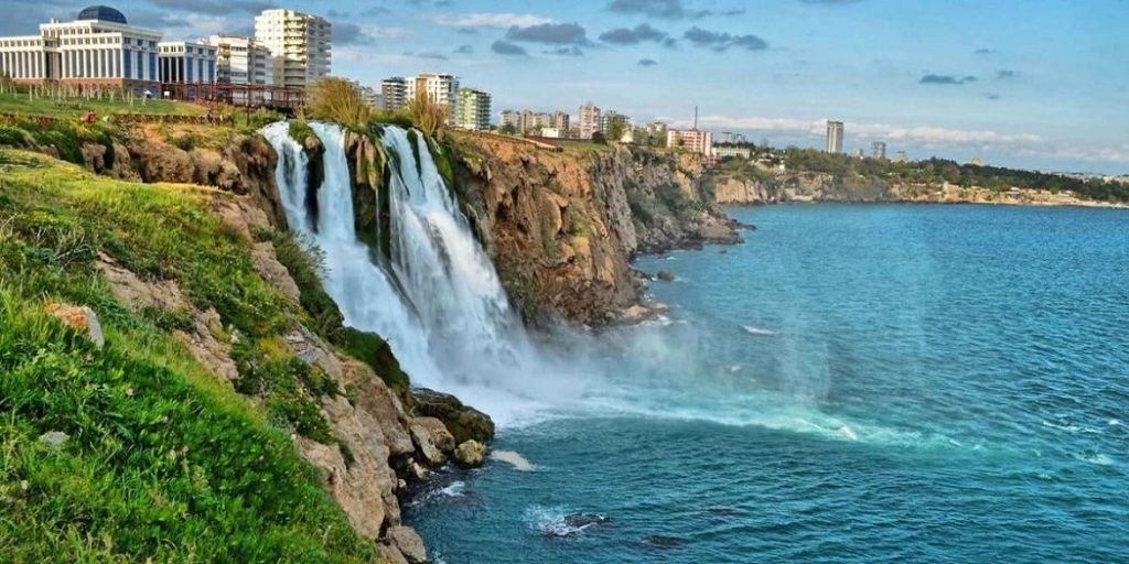 بهترین موقع بازدید از آبشار دوآب چ زمانی است؟